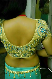 Indian Housewife Strips Naked Free Porn Pics