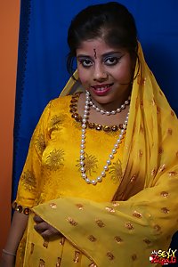 Horny Babe Rupali Yellow Shalwar Suit Photos