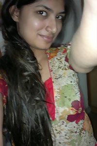 Pakistani Sexy Hasina Nude Showing Tits