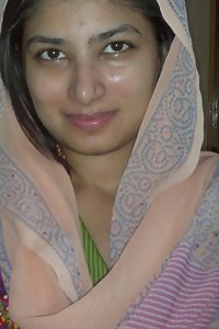 Pakistani Sexy Hasina Nude Showing Tits