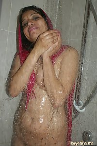 Kavya Big Tits Nude Indian Girl Photos