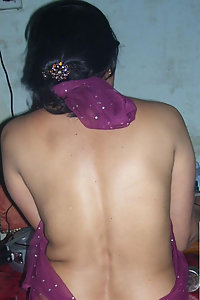 Indian Bhabhi Exposed Transparent Saree