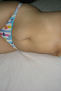 Hot Figure Bhabhi Nazia Laying Naked On Bed