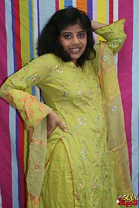 Young Sexy Rupali Bhabhi Shalwar Kameez Porn