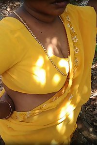 Indian Mallu Bhabhi Sexy Naval Pics