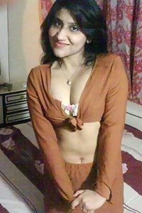 Indian Bhabhi Sona Saree Stripping Naked