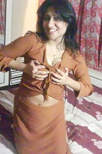 Indian Bhabhi Sona Saree Stripping Naked