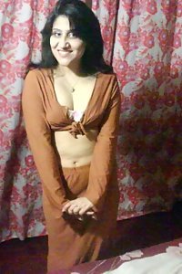 Indian Bhabhi Sona Saree Stripping Naked