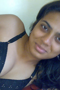 Horny Indian Girl Farha Nude Pics Leaked