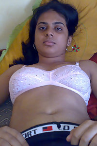 Horny Indian Girl Farha Nude Pics Leaked