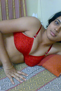 Horny Indian Girl Farha Nude Pics Leaked