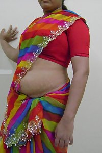 Lusty Indian Housewife Farha Big Boobs Exposed