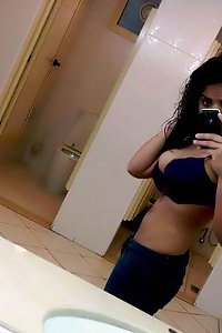 Hot Indian Girl Black Bra Nude Selfies