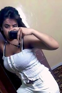 Hot Indian Girl Black Bra Nude Selfies