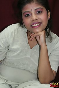 Indian Babe Rupali Sexy Pajama