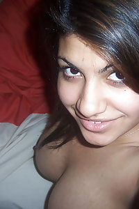 Hot Figure Indian Babe Janki Nude Selfies