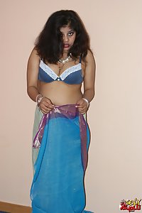 Rupali Indian Sari Stripping Naked