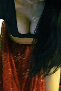 Sexy Indian Bhabhi Showing Hot Figure