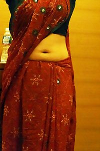 Sexy Indian Bhabhi Showing Hot Figure