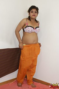 Rupali Juicy Indian Babe Erotic Outfits