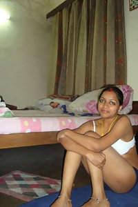 Desi Indian Bhabhi Sitting Nude