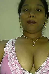 Hot Indian Dusky Aunty Asset Show