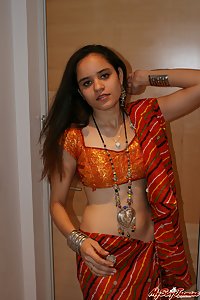 Jasmine Indian Babe Chania Cholie Erotic Dance