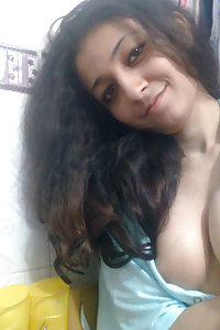 Indian Girl Amazing Boobs