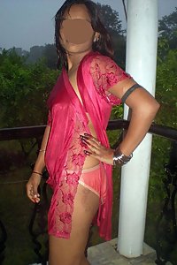 Sexy Indian Girl Neha Posing Nude In Balcony