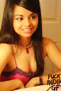 Sexy Indian Girl Neha Posing Nude In Balcony
