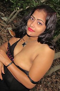 Indian Slut Rajbala Desperate To Give Blowjob