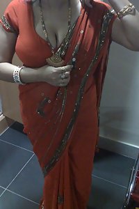 Indian Chubby Aunty Mehreen Saree Stripped Naked