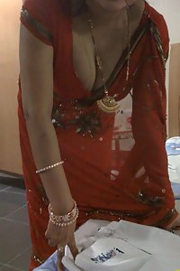 Indian Chubby Aunty Mehreen Saree Stripped Naked