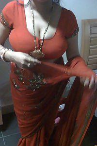 Indian Chubby Aunty Mehreen Saree Stripped Naked