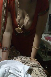 Indian Chubby Aunty Mehreen Saree Stripped Naked