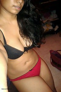 GF XXX Indian Porn Pics Showing Juicy Tits