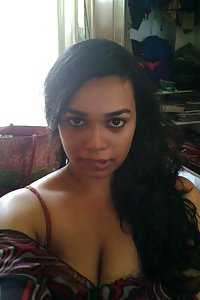 GF XXX Indian Porn Pics Showing Juicy Tits