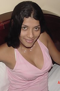 Indian Babe Sheila Boob Exposed In Hotel