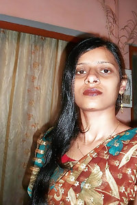Shy Indian Sarita Bhabhi Nude Pics Leaked