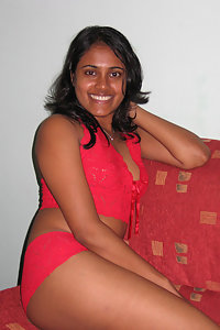 Hot indian catching her private moments