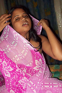 Indian Village Aunty Showing Her Breast