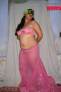 Velamma Bhabhi Hot Sexy Milky Big Tits