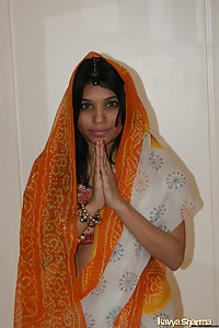 Indian Babe Kavya Sharma Banarsi Sari Nude Pics