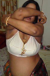 Dark Skin Attractive Indian Wife Nude