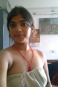 Indian Busty Babe Bulbul Taking Nude Selfies