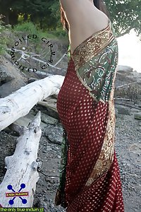 Hot Indian wife saree naked