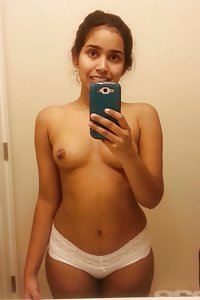 Mumbai College Babe Self Shot Nude Stolen Pictures
