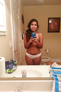 Mumbai College Babe Self Shot Nude Stolen Pictures