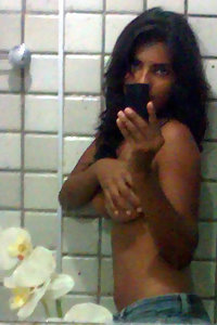 Indian Girl Rekha Taking Nude Selfies