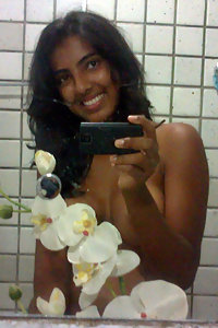 Indian Girl Rekha Taking Nude Selfies